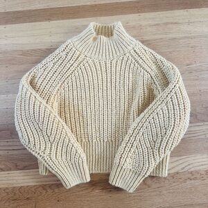 H&M YELLOW KNITTED SWEATER